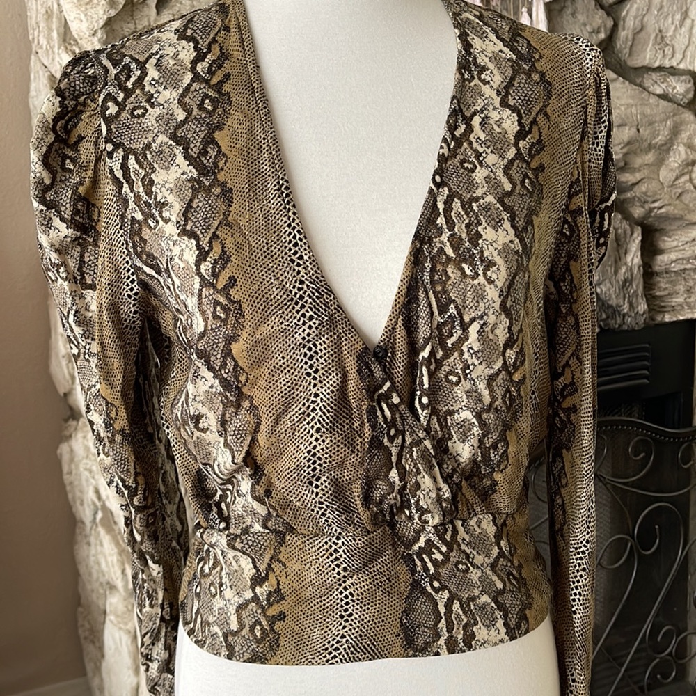 Top - Picture 2 of 4